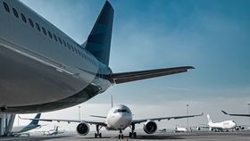 Ploi puternice, aeroport sub ape! 70 de zboruri au fost anulate după ce pistele din Frankfurt au fost inundate